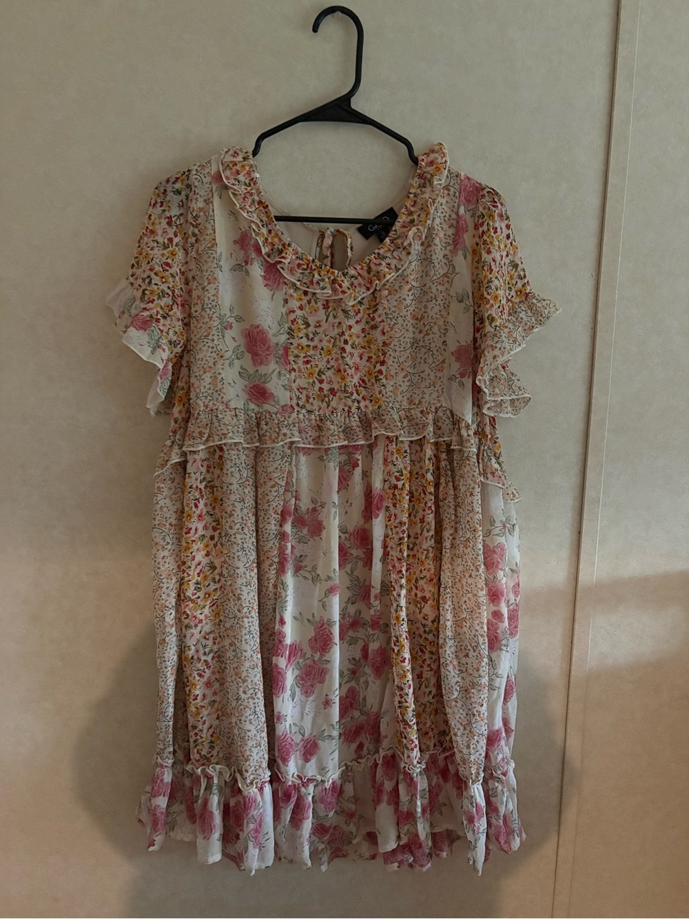 GIGIO Floral Ruffle Dress in Pink and Cream